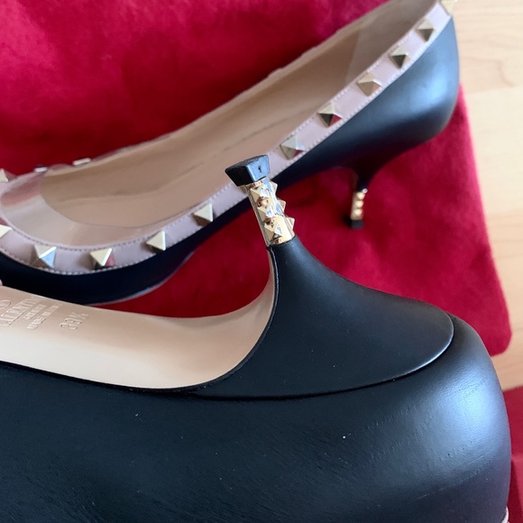 Valentino Black Leather Studded Accents Pumps - Picture 11 of 11